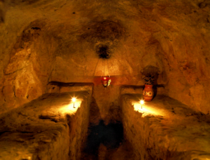 Затворническая келья в пещерах Киево-Печерской лавры