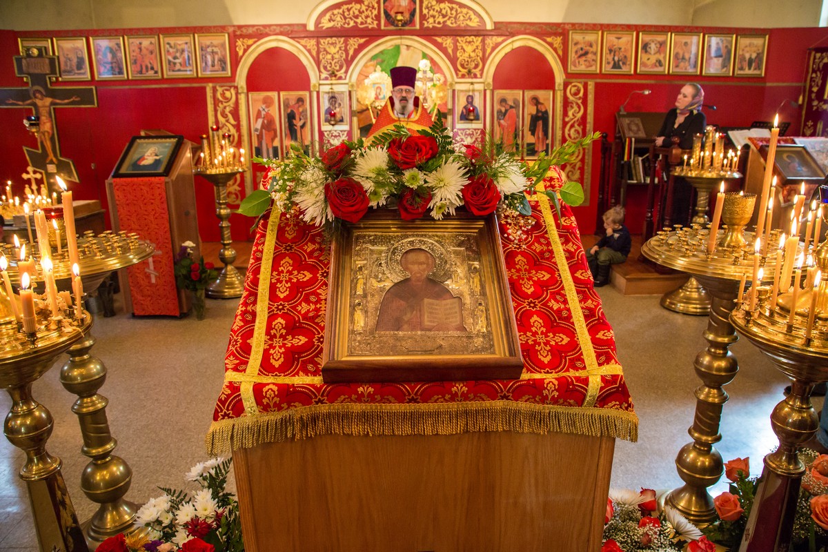 Праздничная Литургия в честь Святителя Николая Чудотворца, 19.12.2014