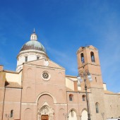 Кафедральный Ортонский собор во имя святого апостола Фомы (Basilica San Tommaso Apostolo) был воздвигнут на месте языческого капища, как это часто случалось в Европе, в знак торжества христианства над язычеством